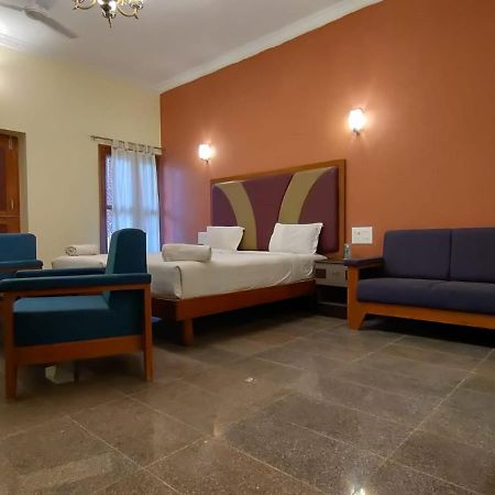 Kanthi Resorts Badami Bāgalkot Екстериор снимка