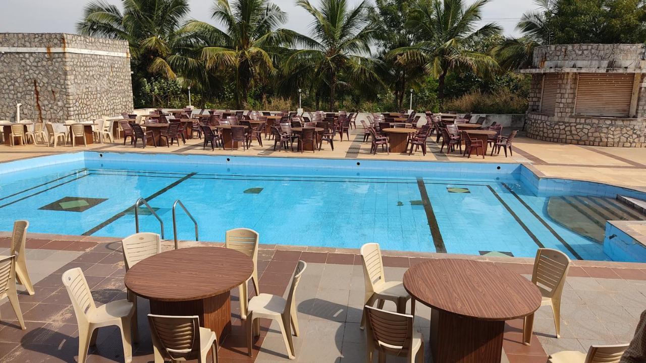 Kanthi Resorts Badami Bāgalkot Екстериор снимка