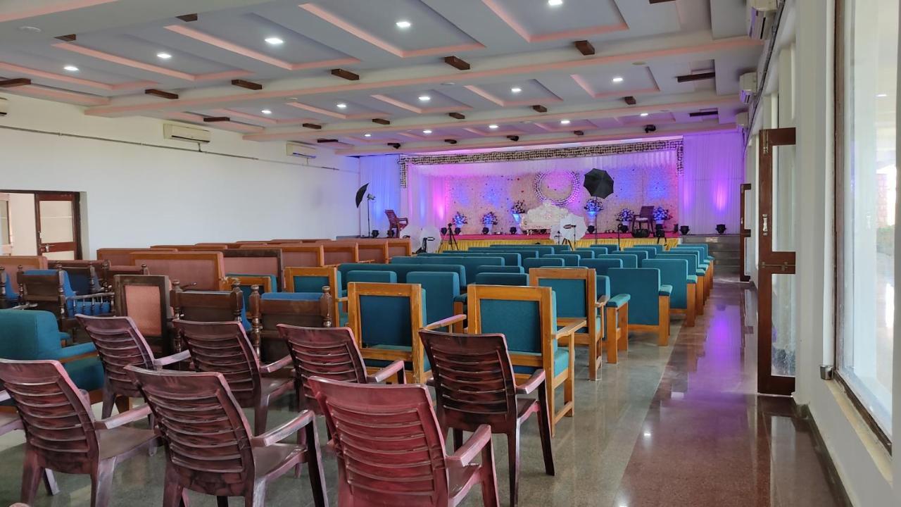 Kanthi Resorts Badami Bāgalkot Екстериор снимка