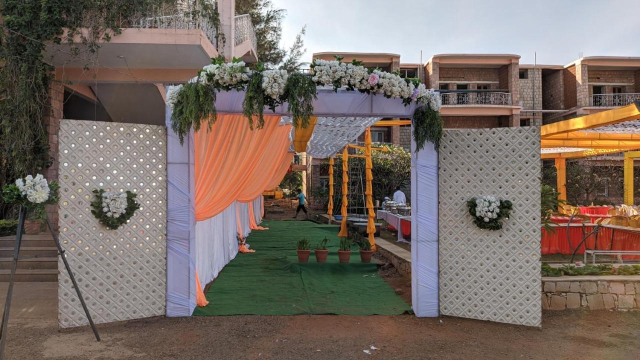 Kanthi Resorts Badami Bāgalkot Екстериор снимка