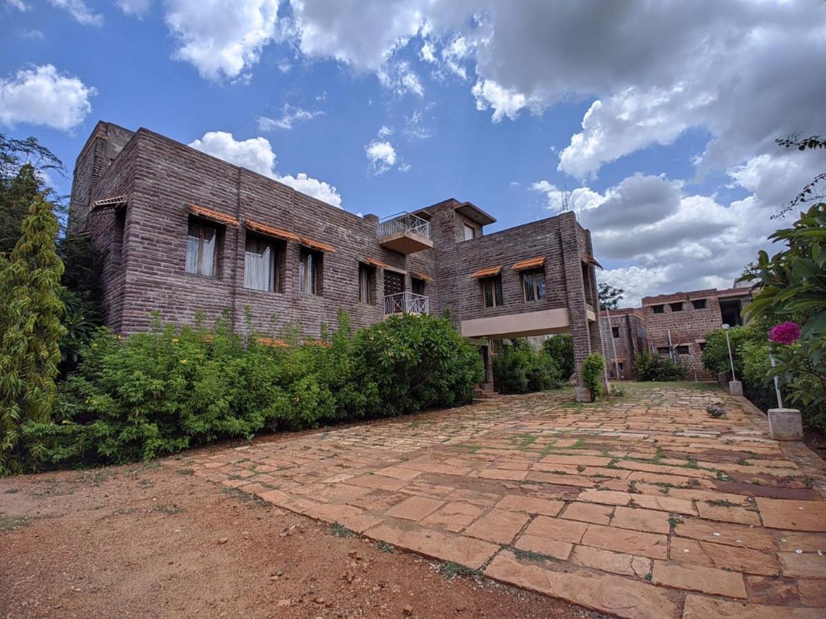 Kanthi Resorts Badami Bāgalkot Екстериор снимка