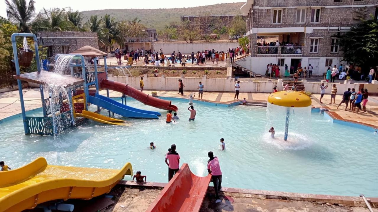 Kanthi Resorts Badami Bāgalkot Екстериор снимка